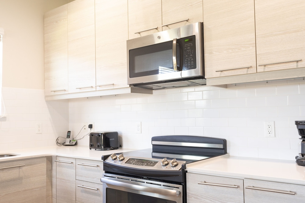 Balmoral Resort 169cc 3 Bedroom Home by RedAwning - photo 8