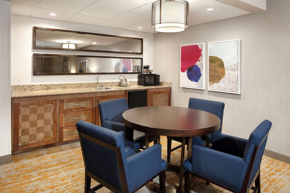 DoubleTree by Hilton Ontario Airport - photo 17