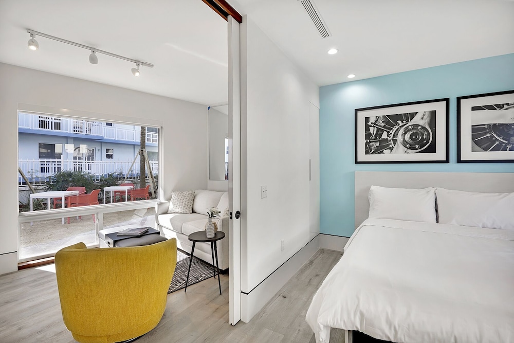 Ocean Treasure Beachside Suites - photo 11