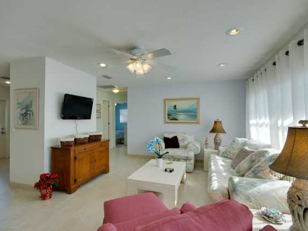 Azure — 4-Star Luxury Hotel in Anna Maria, United States