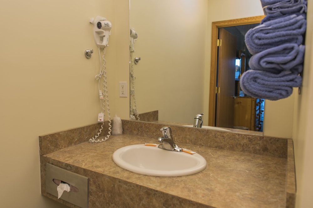The Kingsley Suites - photo 26