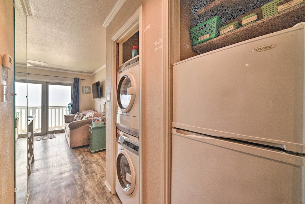 Updated Front Beach Condo w Resort Amenities - photo 8