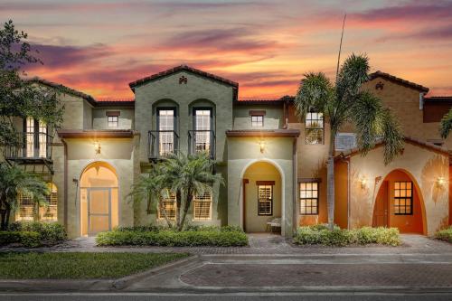 Luxury Paseo Townhome Pool Bars and Beaches in Fort Myers, United States