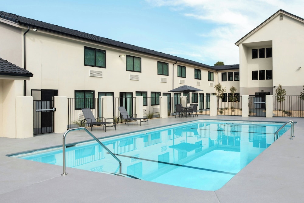 Colony Inn Hotel Atascadero - photo 19