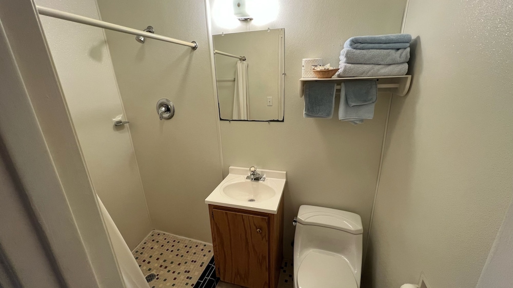 Four Oaks Lodging & RV Resort - photo 9