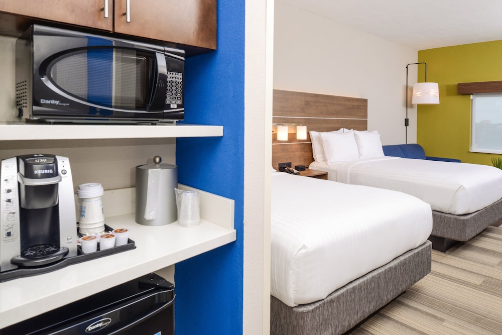 Holiday Inn Express & Suites Wildwood The Villages by IHG - photo 22