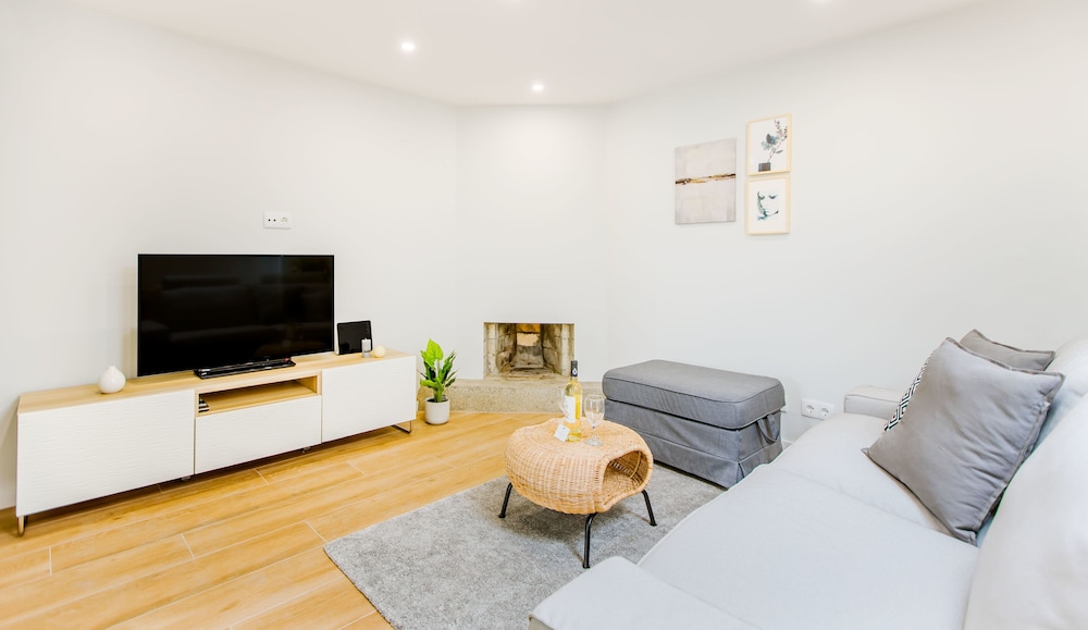 Espinho Beach 4 Stays Apartment — 4-Star Luxury Hotel in Espinho, Portugal