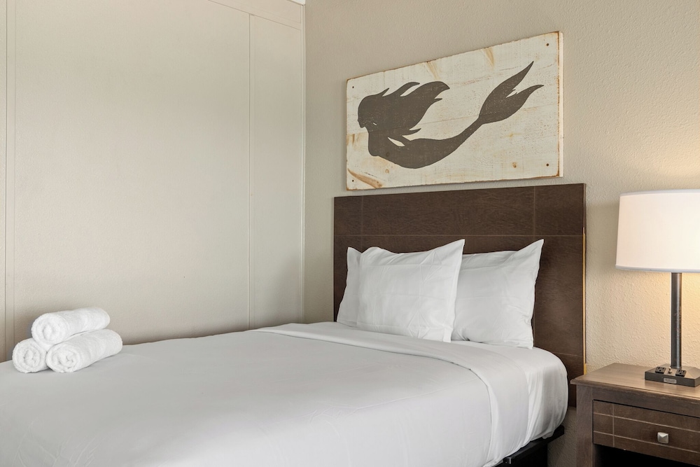Sandpiper Beacon Beach Resort - photo 92