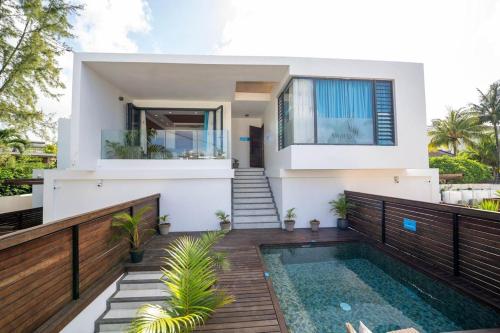 Rocky 03 Perebere Beach 100M in Unknown City, Mauritius