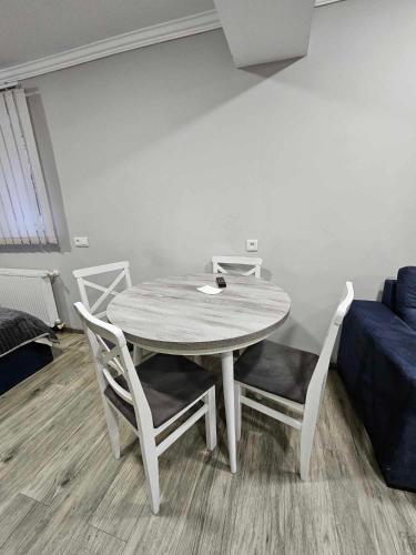 MaRKoS Sololaki Flat