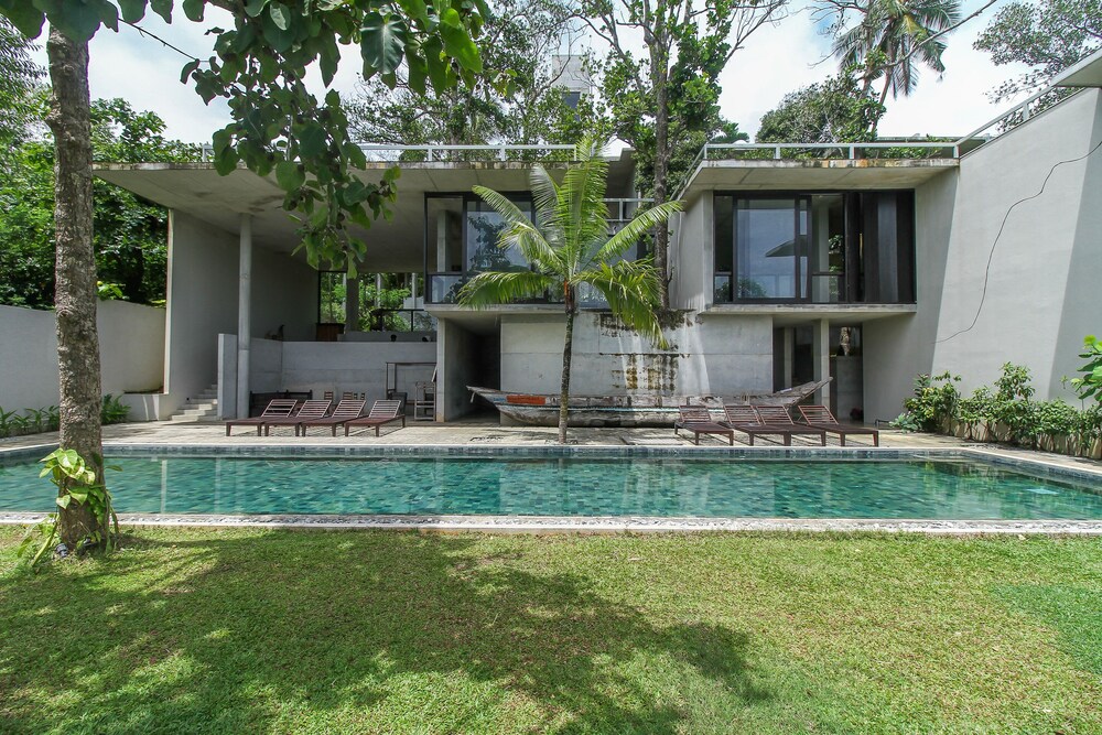 Capital O 385 Rimakvin River Edge Resort & Banquet in Hikkaduwa, Sri Lanka