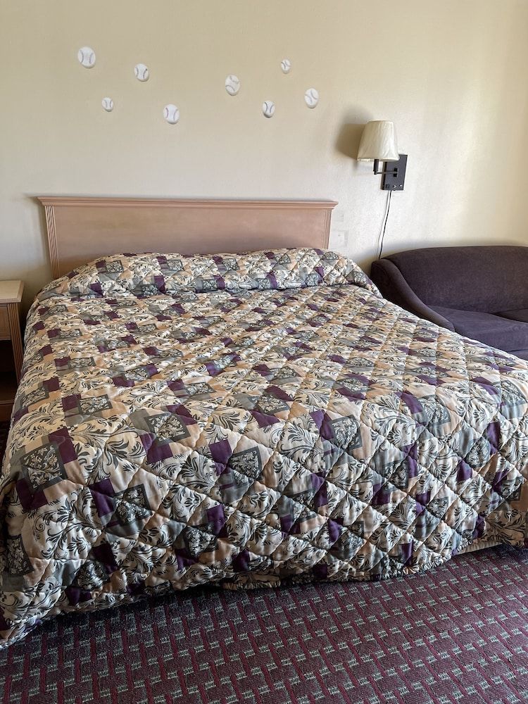 All Star Inn - photo 7