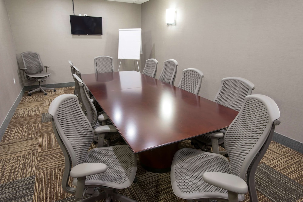 Hampton Inn & Suites Cincinnati Kenwood - photo 50