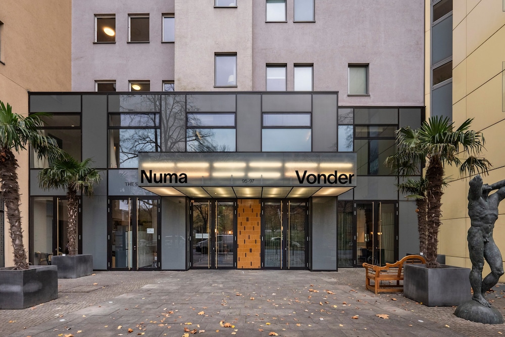Precise Tale Berlin Potsdamer Platz - carbon neutral hotel in Berlin