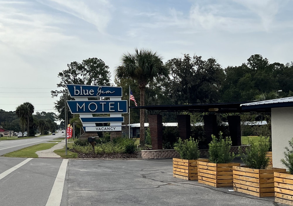 BlueGem Motel - photo 64