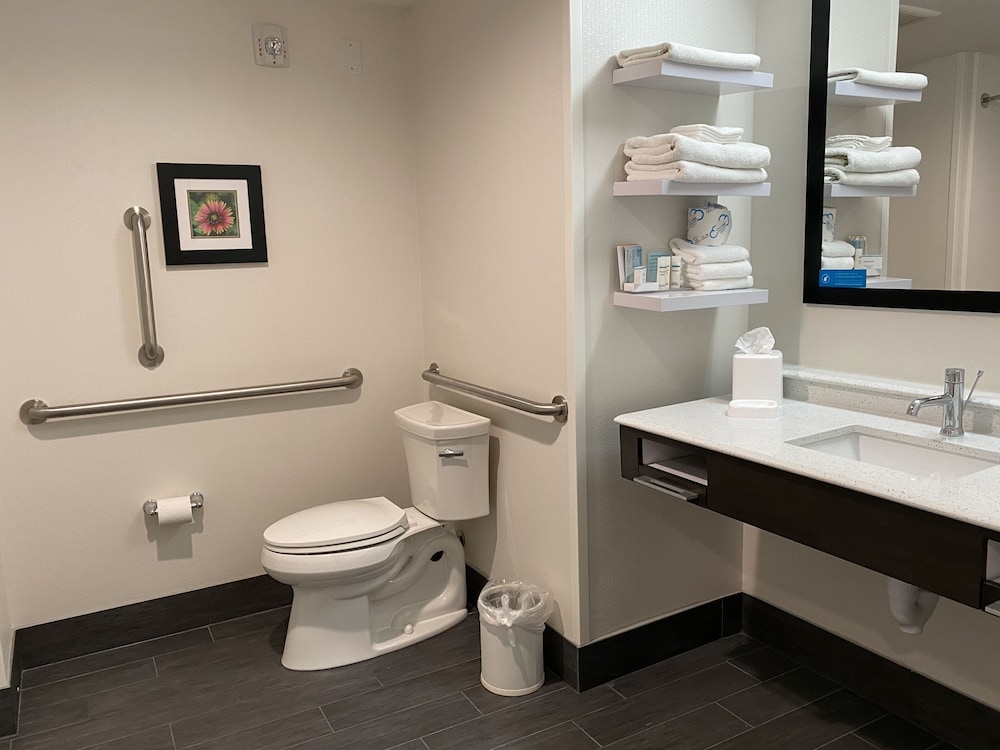 Hampton Inn El Reno - photo 33