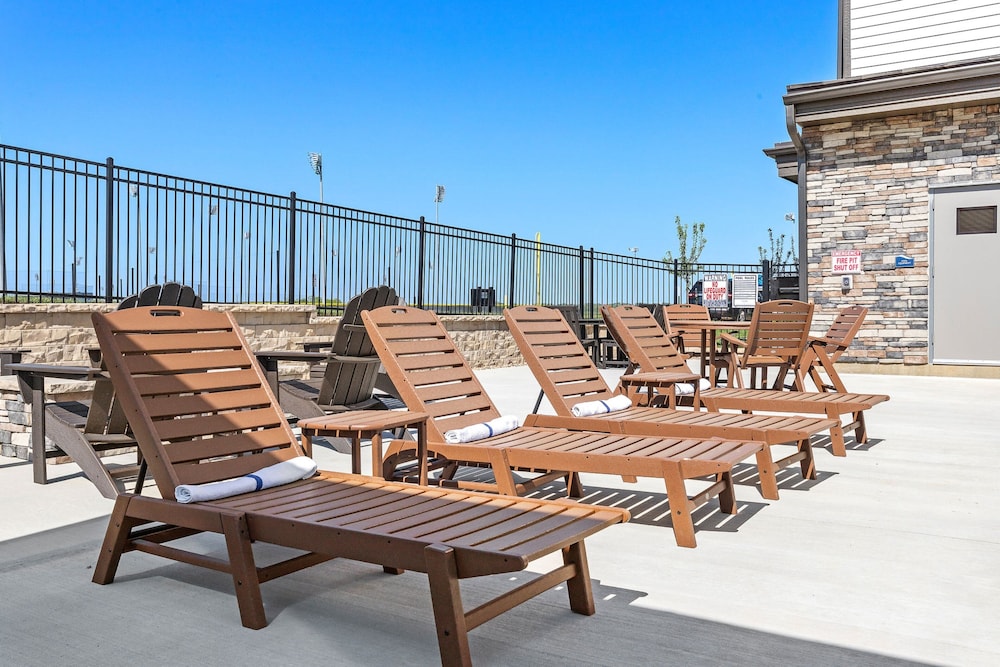 Holiday Inn Exp Parkville - photo 51