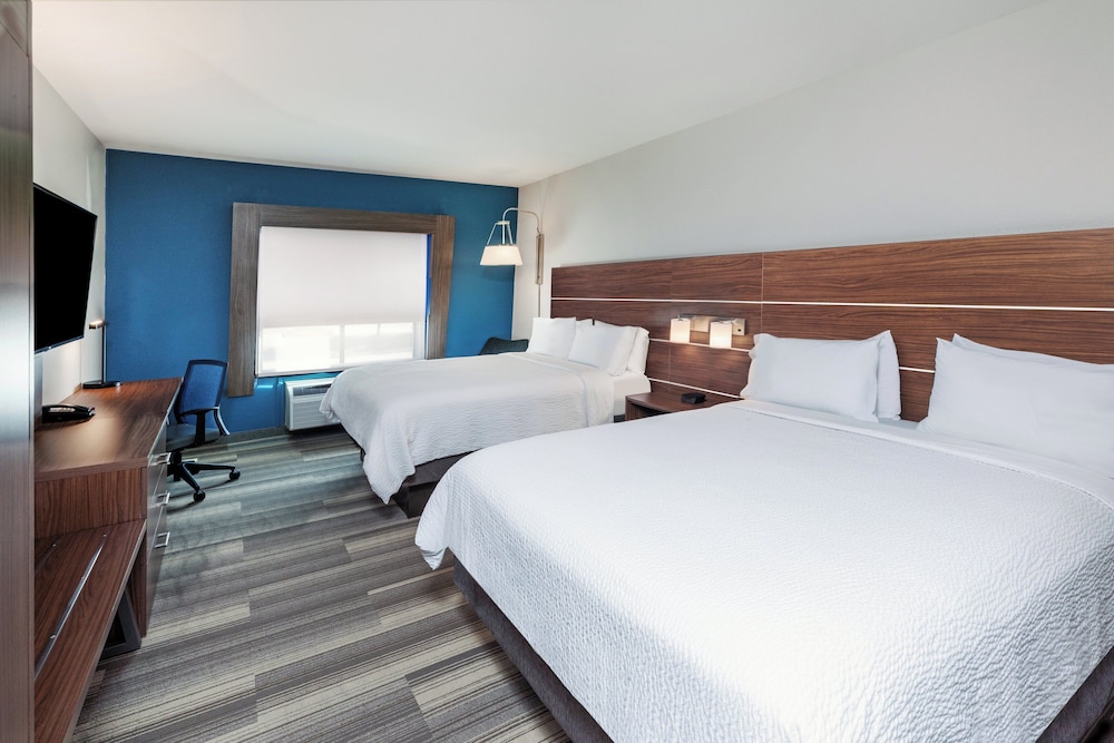 Holiday Inn Express & Suites Del Rio by IHG - photo 25