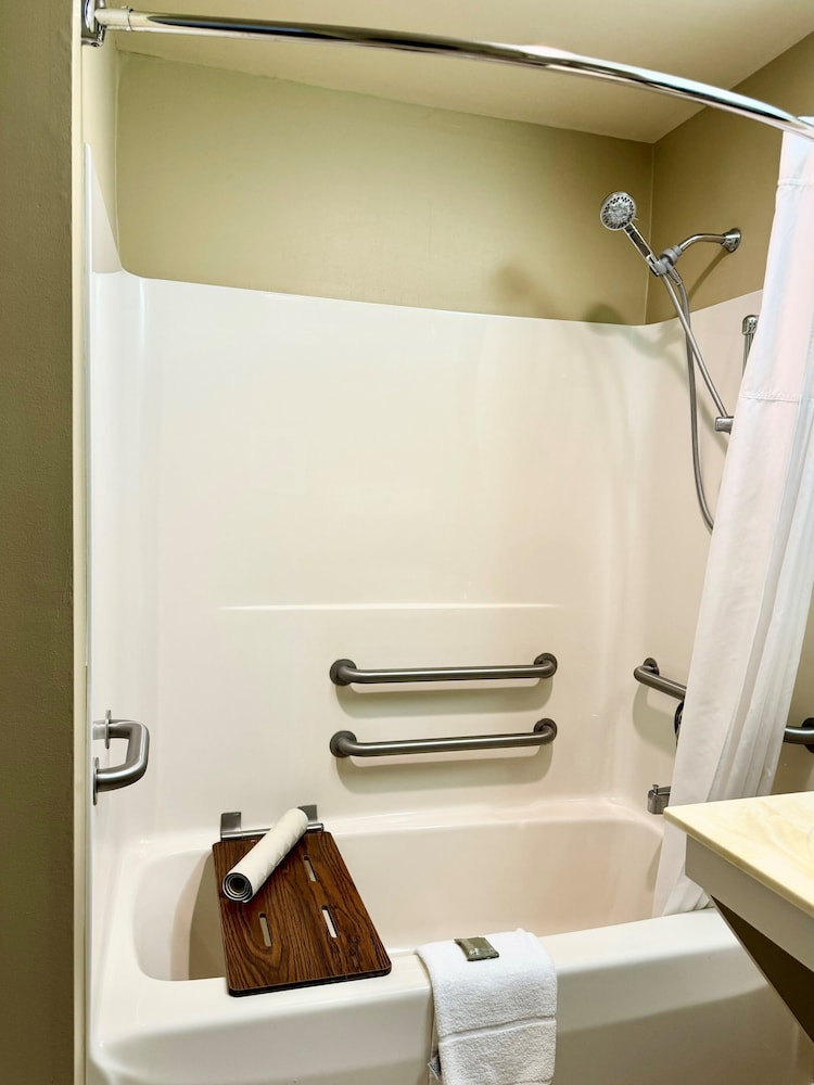 Country Inn & Suites Rochester South Mayo Clinic - photo 11