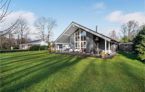 3 Bedroom Amazing Home In Glesborg — 5-Star Luxury Hotel in None, Denmark