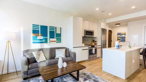 Seaport Apt with City Views — 4-Star Luxury Hotel in Boston, United States