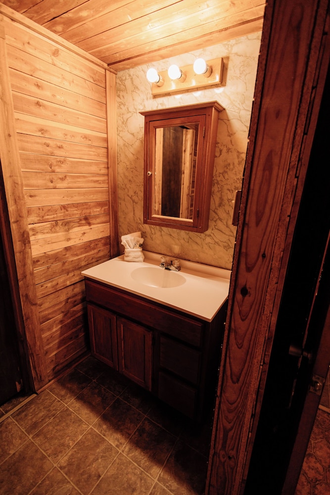 Thunderbird Resort & Event Center - photo 170