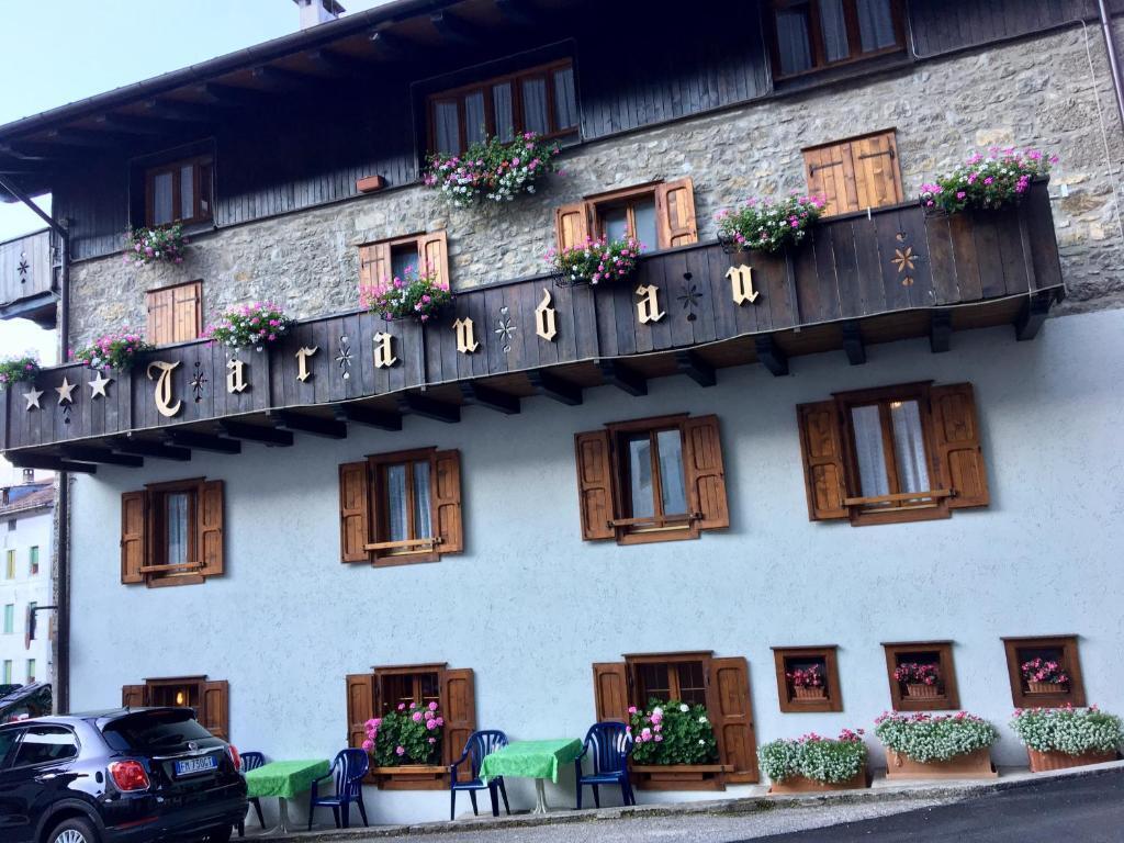 Albergo Meuble Tarandan in Forni Di Sopra, Italy