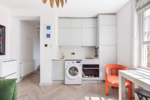 Cozy and Bright one bed in Marylebone — 4-Star Luxury Hotel in London, United Kingdom