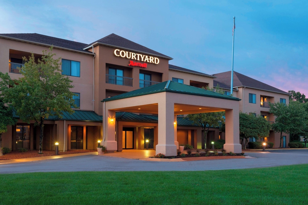Courtyard By Marriott Akron Fairlawn — Akron