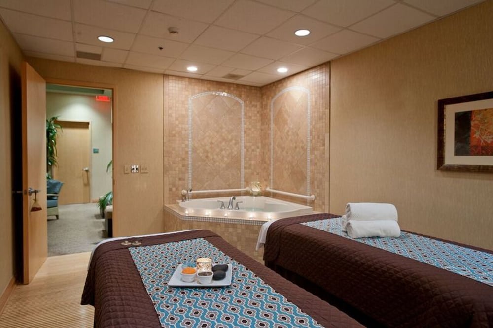 Embassy Suites by Hilton Charlotte Concord Golf Resort & Spa - photo 64