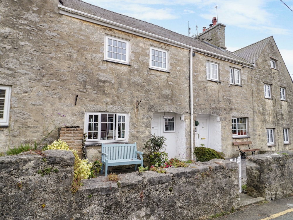 3 Moranedd in Moelfre, United Kingdom
