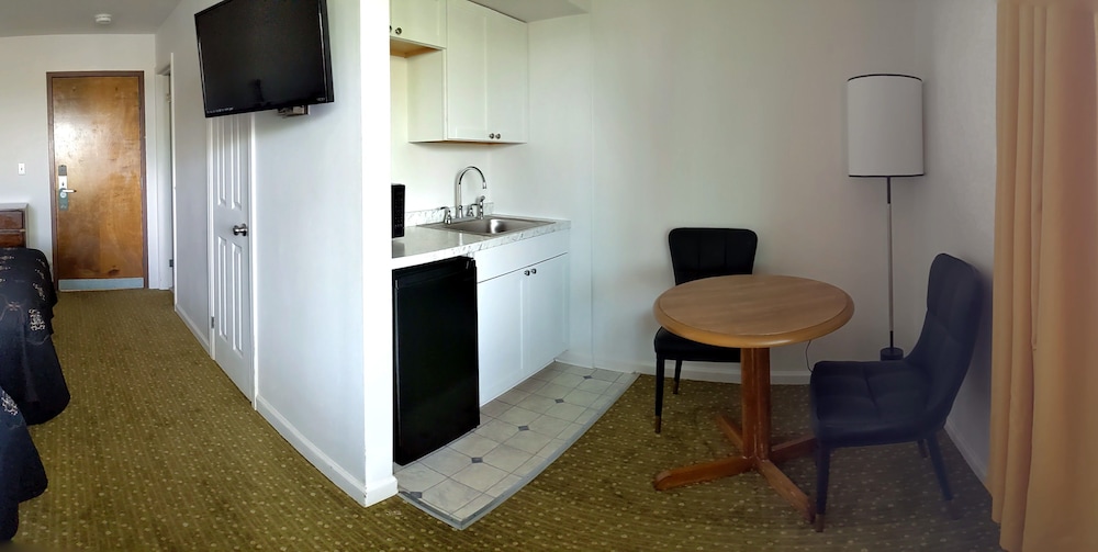South Side Inn Burlington - photo 10