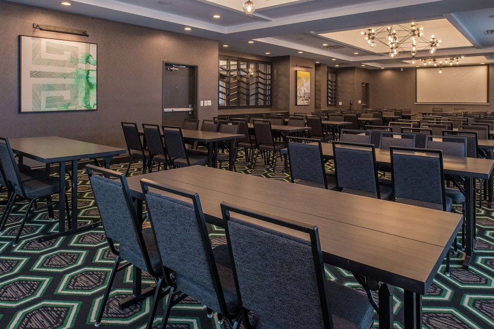Hampton Inn & Suites Winston Salem Downtown - photo 47