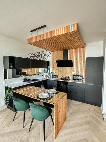Luxusný apartmán na 21 poschodí s parkovaním zadarmo BA — 4-Star Luxury Hotel in Bratislava, Slovakia