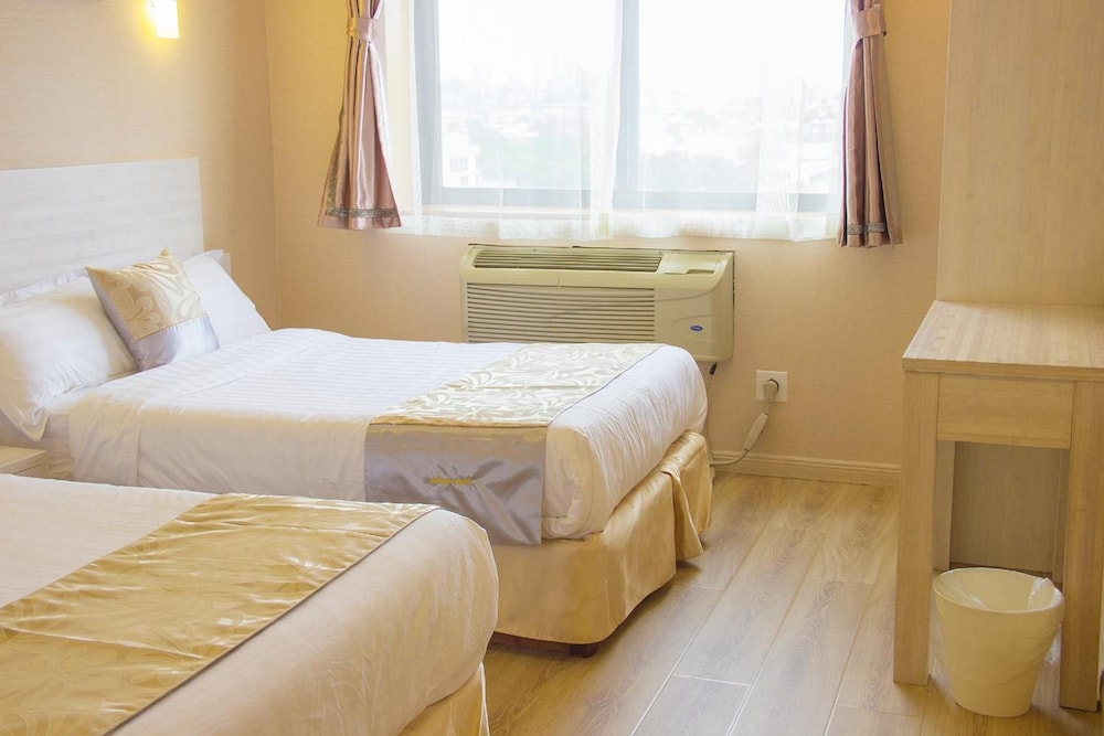 Phoenix Hotel - photo 14