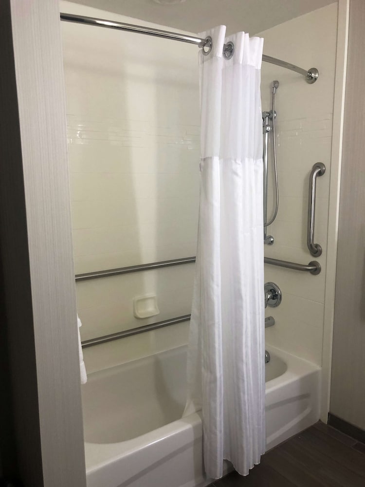 Hilton Garden Inn Bristol - photo 36