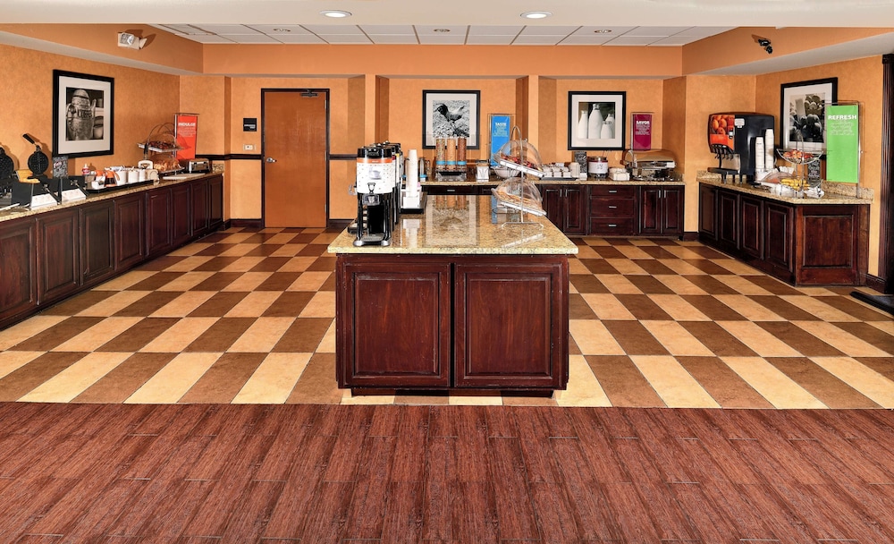 Hampton Inn & Suites Fredericksburg - photo 24