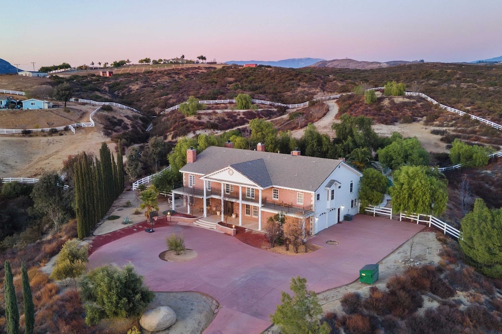 Warhol by Avantstay Expansive Estate Stunning Wine Cty Views - photo 25