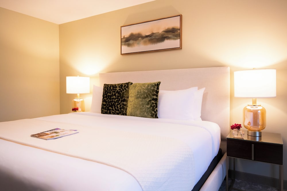 The Pathmaker Hotel - photo 34