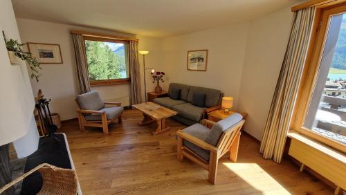 Chesa Bellaval Haus Rizza 2 Zimmerwohnung — 4-Star Luxury Hotel in Silvaplana, Switzerland
