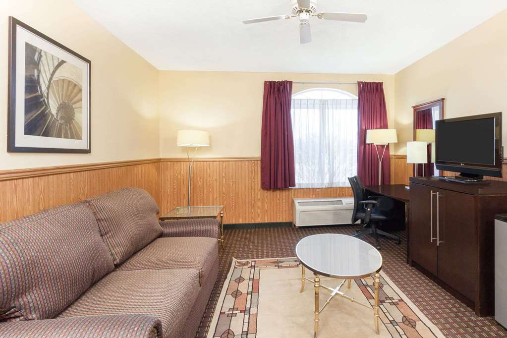 Baymont by Wyndham Chicago Calumet City - photo 16