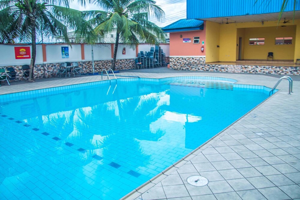 Randolph Hotel & Resort — hotel in Port Harcourt