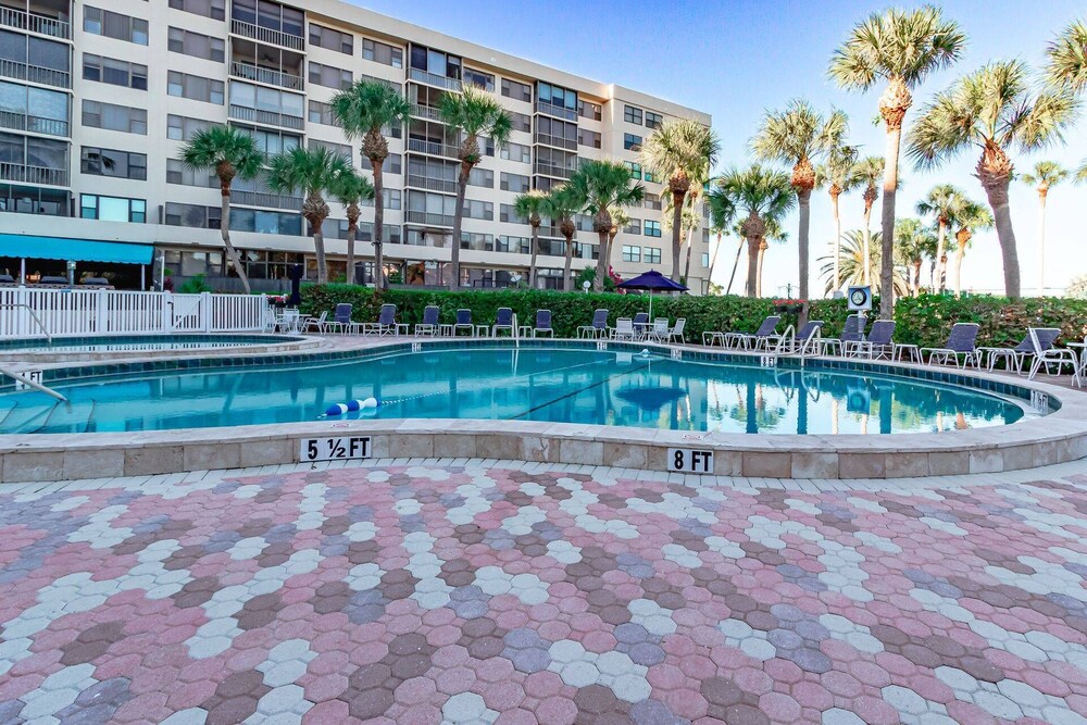 Harbor Towers 4th Fl Pool & Bay Views End Unit - photo 20