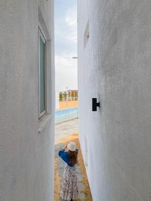 White7 — Pohang — photo 2