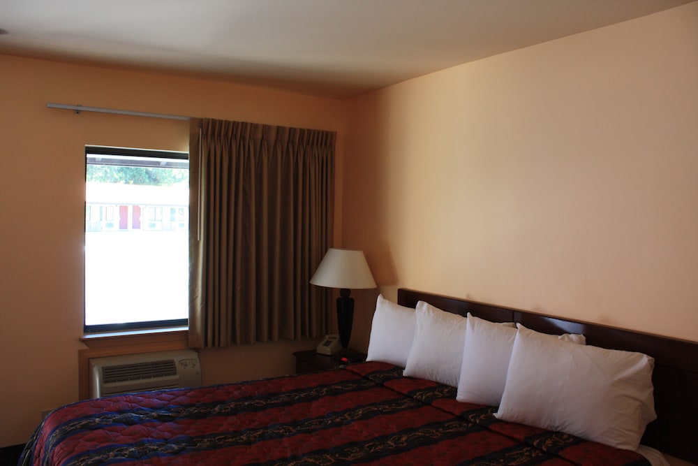 Gold Trail Motor Lodge - photo 7