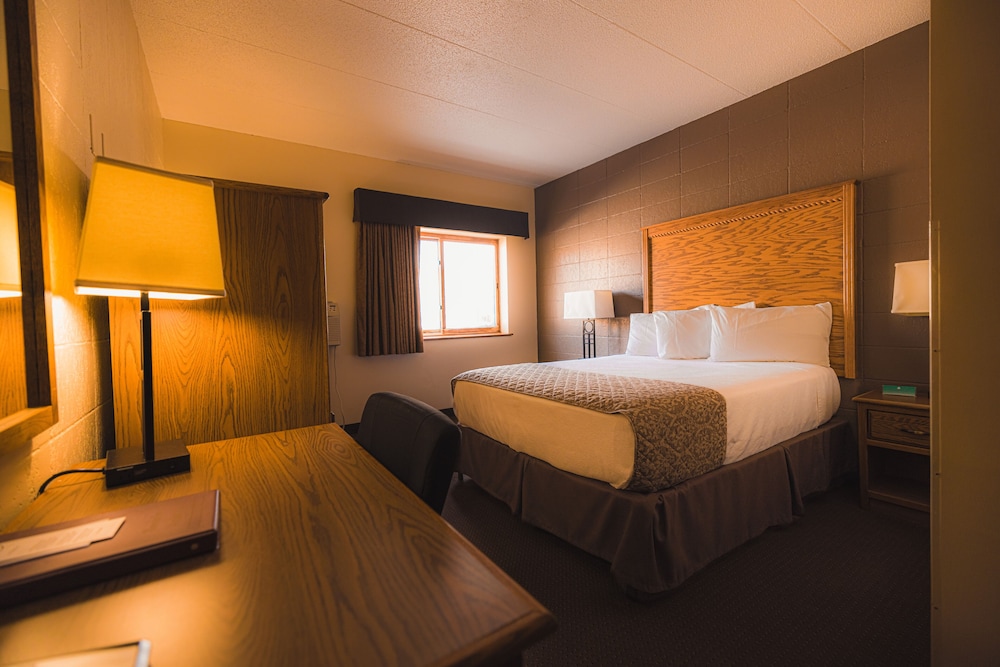 Wrangler Inn - photo 4