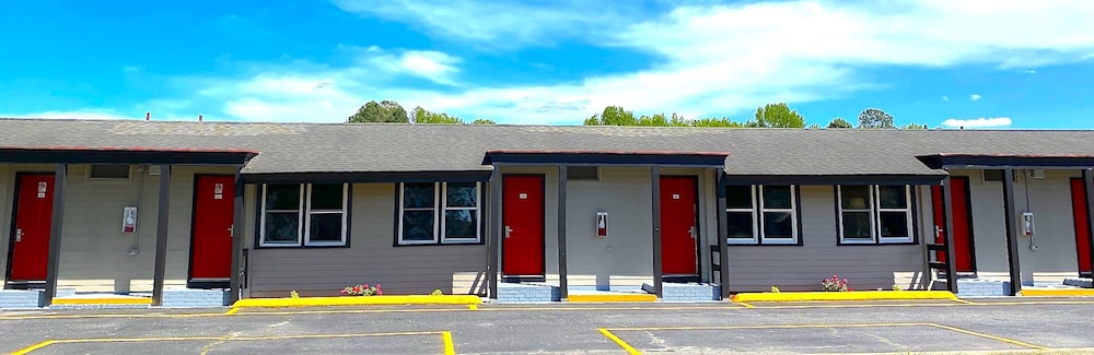 Whistling Pines Daily & Extended Stay Elizabeth City - photo 22