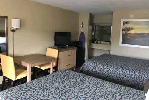 Days Inn By Wyndham Lexington Columbia - photo 12