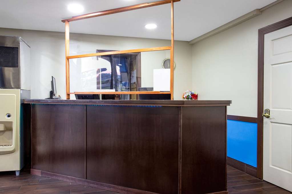 Travelodge by Wyndham Richmond IN - photo 7