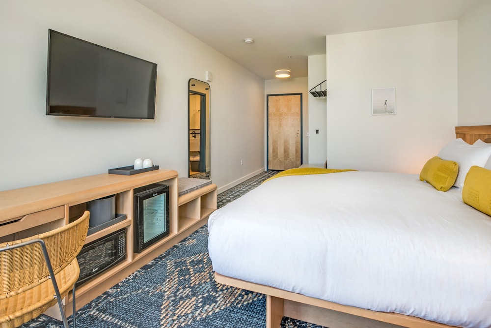 SaltLine Hotel - photo 12